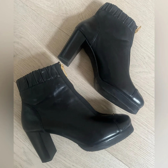 Marc By Marc Jacobs leather Front Zip
Wedge Ankle Boots size 39 (US size 9) - Picture 4 of 10